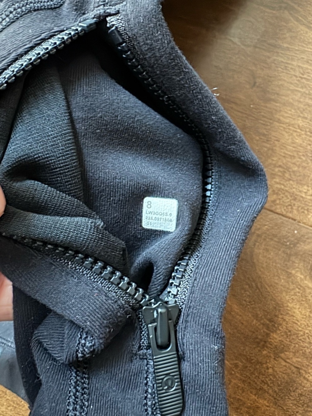 Like new Lululemon Define Jacket Size 8 - Picture 3 of 3